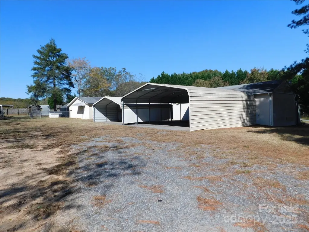 944 W Hwy 150 Highway Lincolnton NC 28092