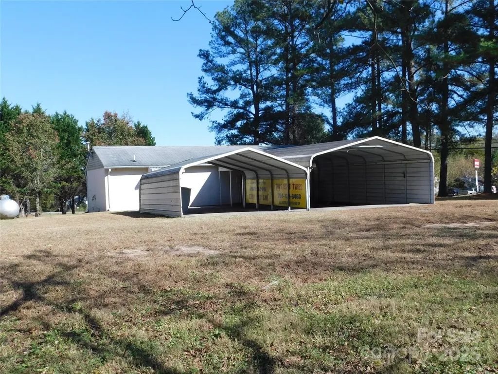 944 W Hwy 150 Highway Lincolnton NC 28092