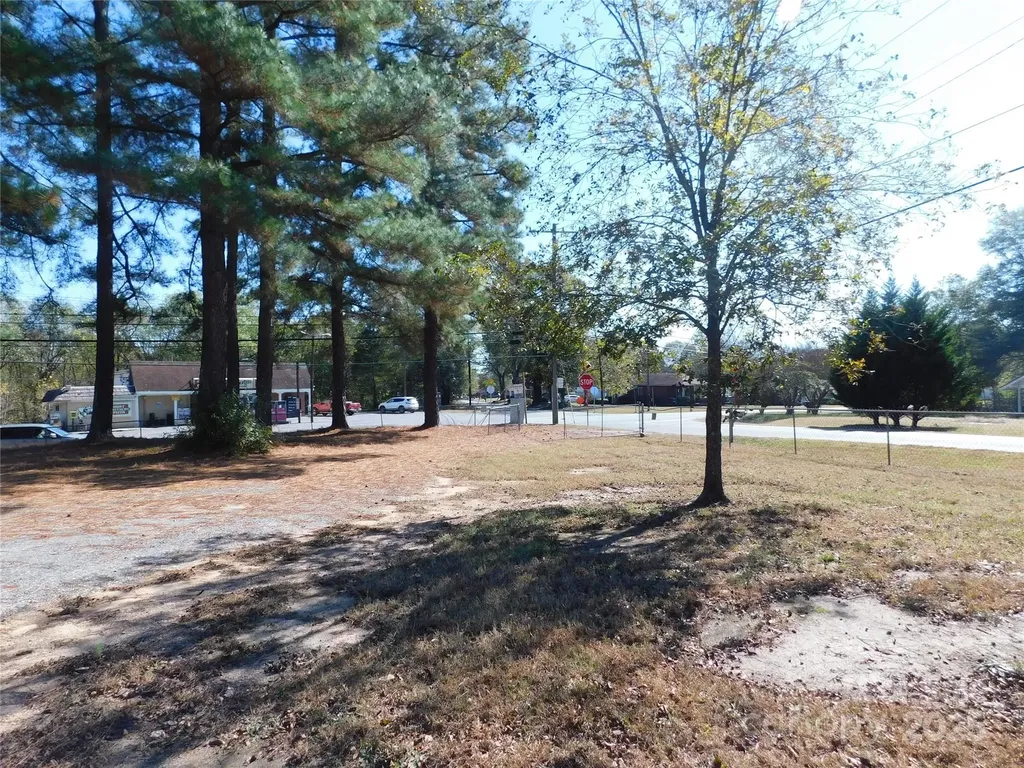 944 W Hwy 150 Highway Lincolnton NC 28092