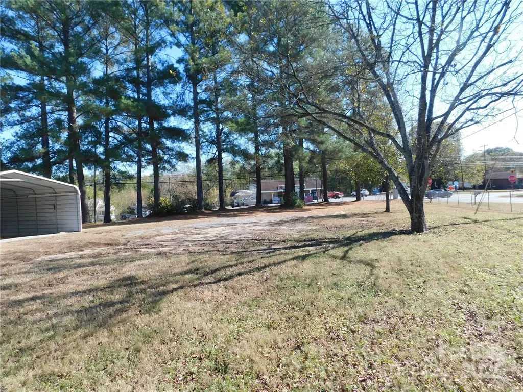 944 W Hwy 150 Highway Lincolnton NC 28092
