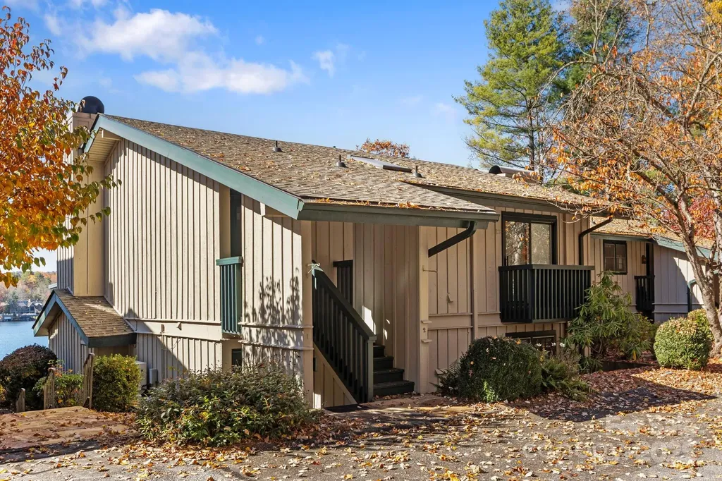 68 Toxaway Point Lake Toxaway NC 28747