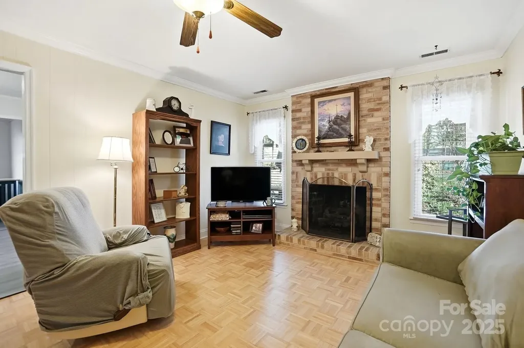 6309 Pineburr Road Charlotte NC 28211