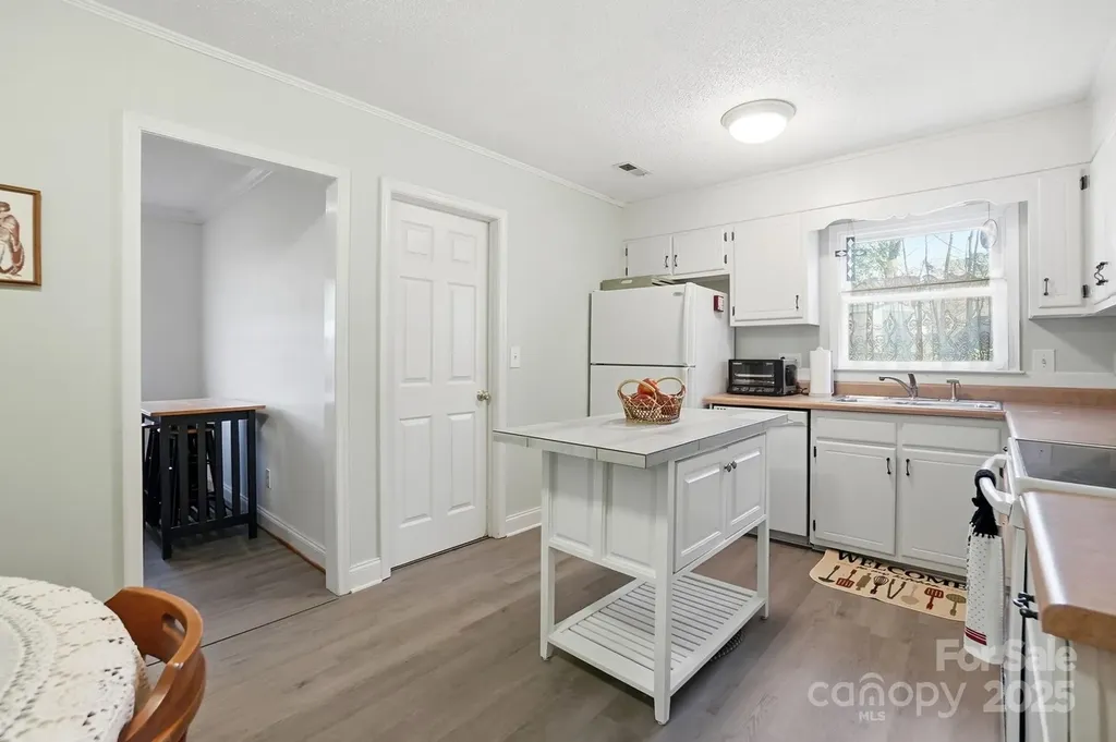 6309 Pineburr Road Charlotte NC 28211