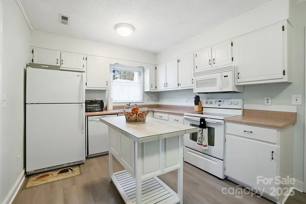6309 Pineburr Road Charlotte NC 28211