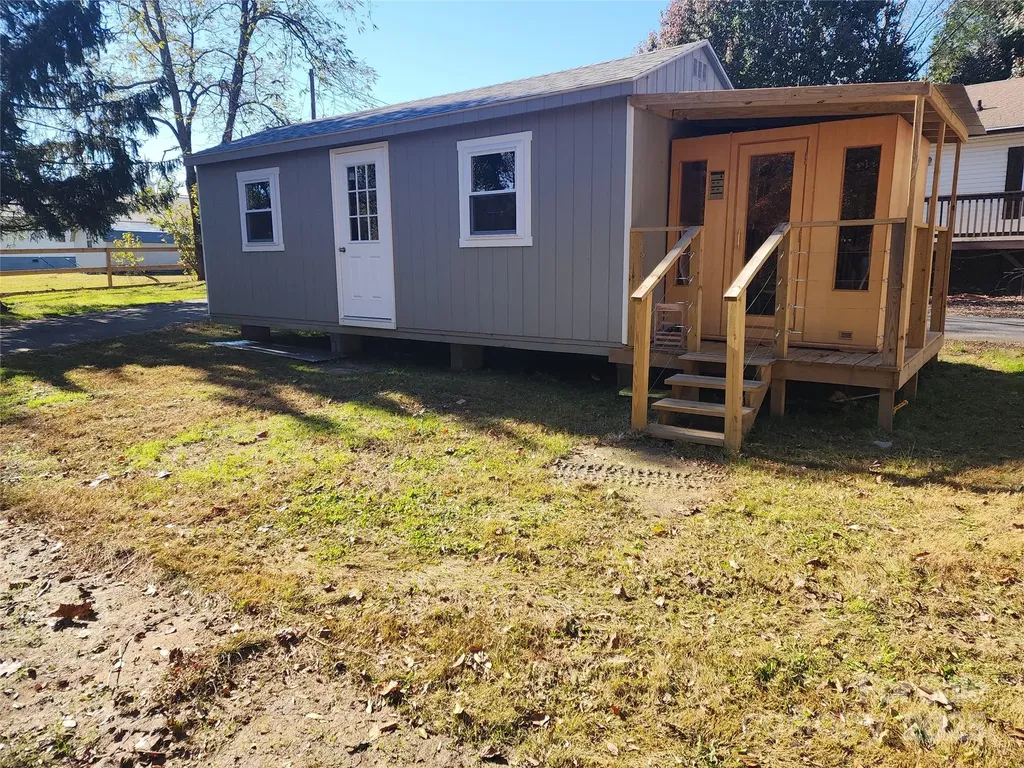 1235 Sulphur Springs Road Waynesville NC 28786