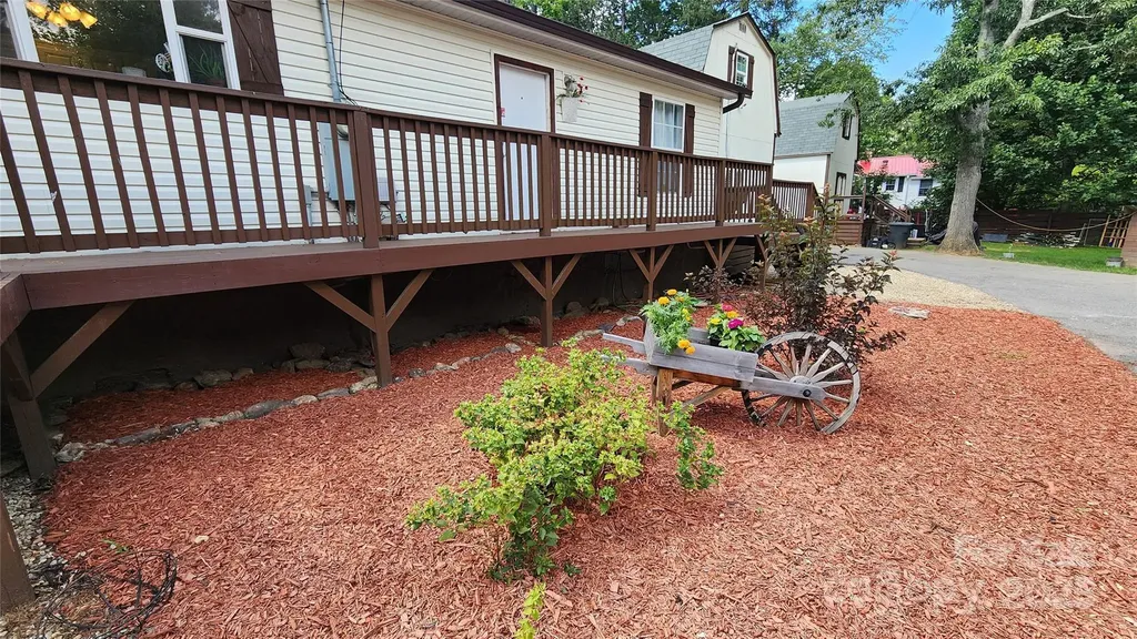 1235 Sulphur Springs Road Waynesville NC 28786