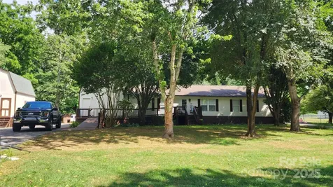 1235 Sulphur Springs Road Waynesville NC 28786