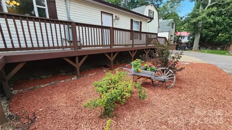 1235 Sulphur Springs Road Waynesville NC 28786