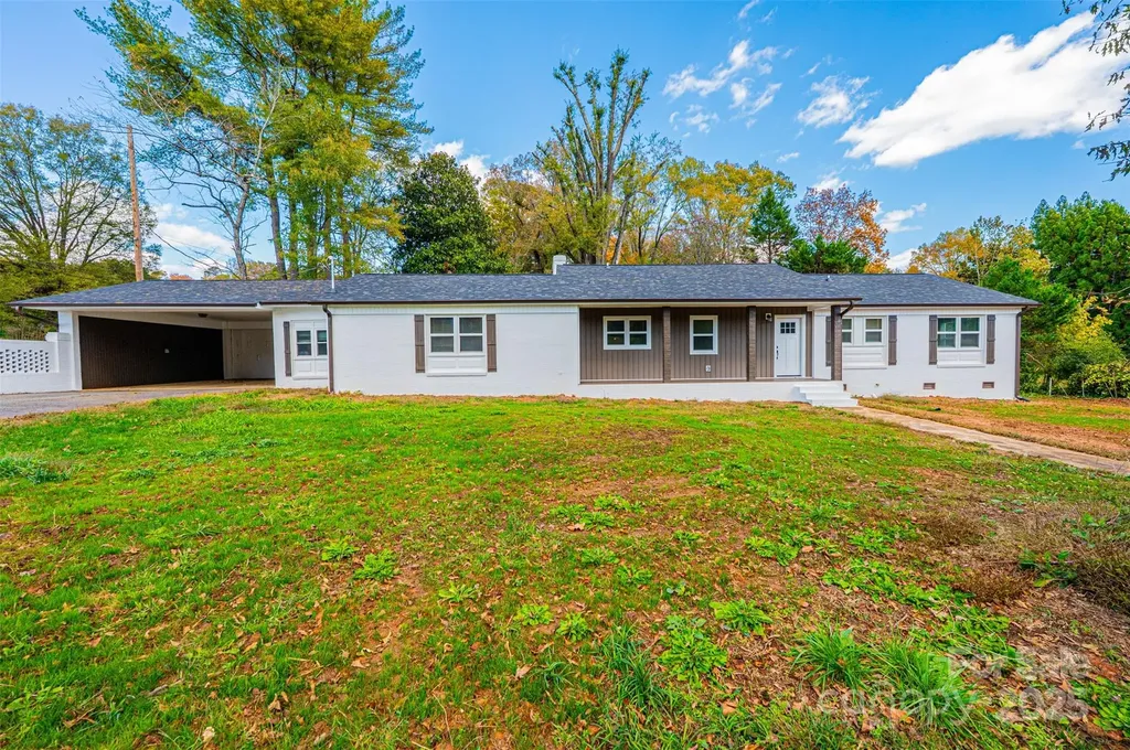908 13th Street NW Conover NC 28613