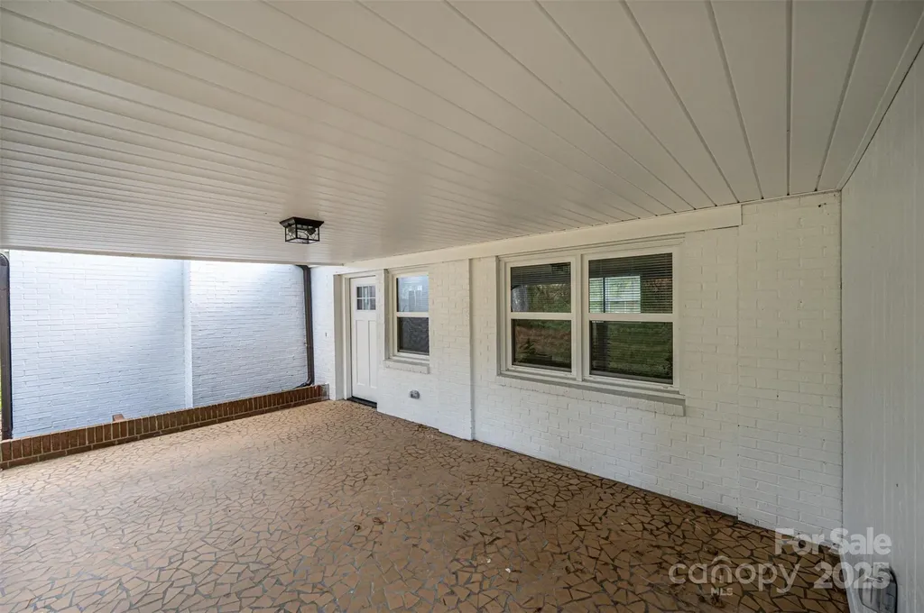 908 13th Street NW Conover NC 28613