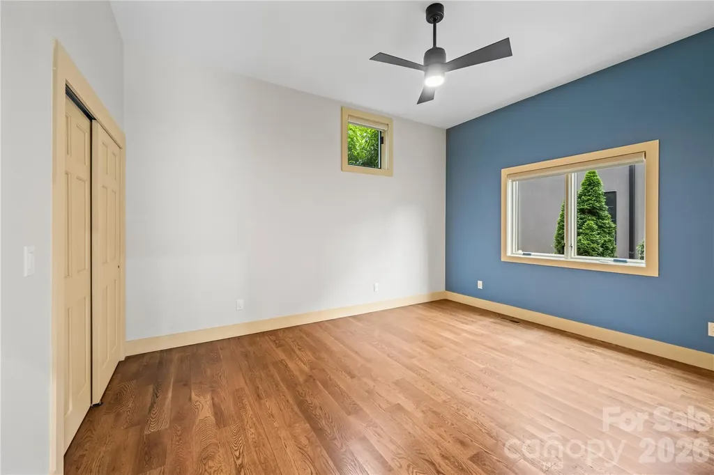 40 River Run Asheville NC 28804