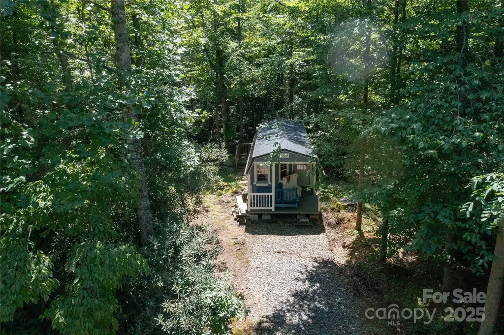 245 White Oak Creek Road Burnsville NC 28714