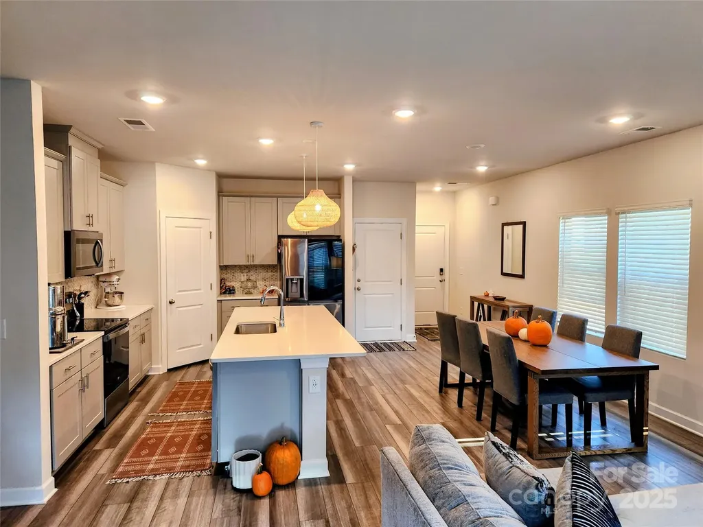 3873 County Down Avenue Kannapolis NC 28081