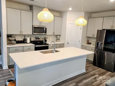 3873 County Down Avenue Kannapolis NC 28081