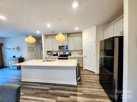 3873 County Down Avenue Kannapolis NC 28081