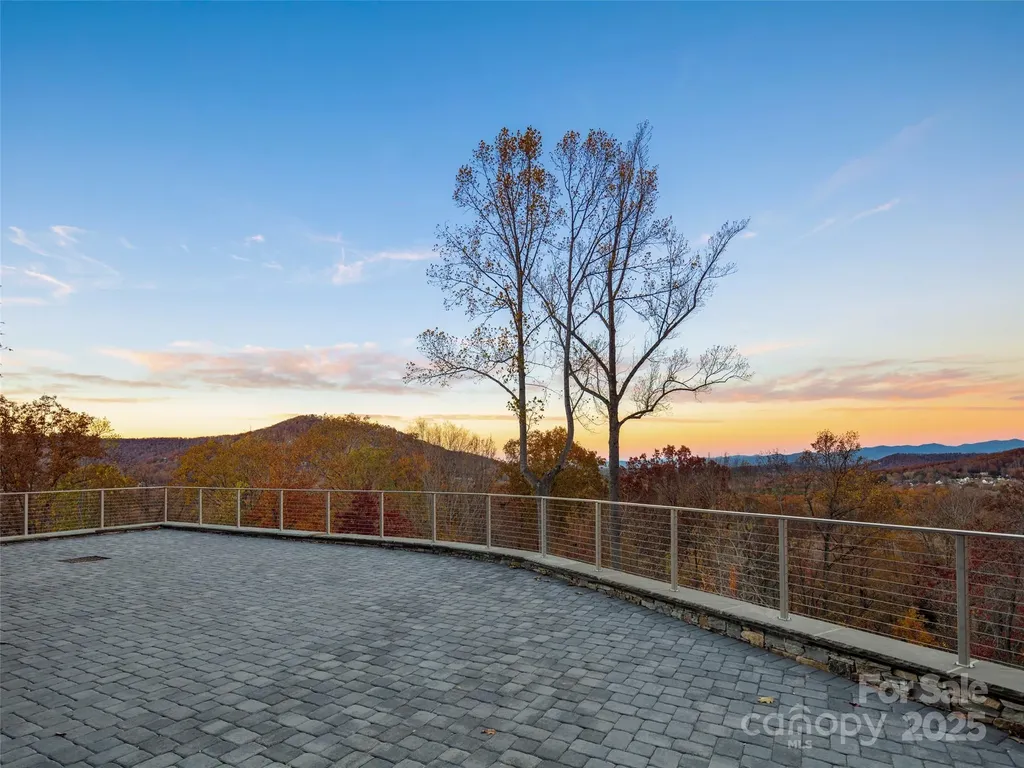 222 Secluded Hills Lane Arden NC 28704