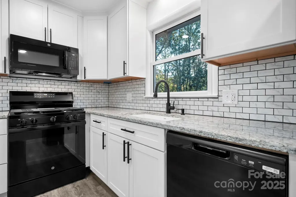 1185 10th Street Place Circle NW Hickory NC 28601