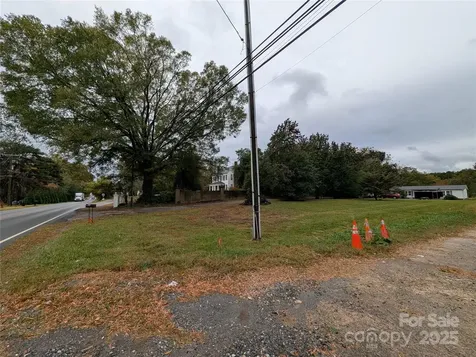 1332 Mecklenburg Highway Mooresville NC 28115