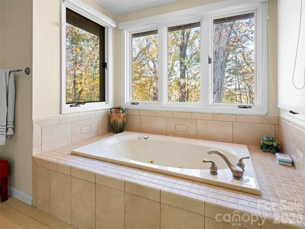 108 Galloway Drive Asheville NC 28803