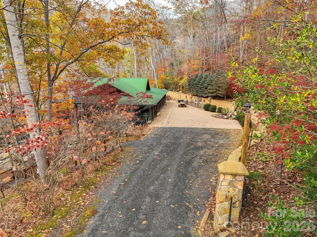 90 Rogers Creek Drive Bakersville NC 28705