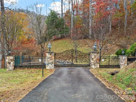 90 Rogers Creek Drive Bakersville NC 28705