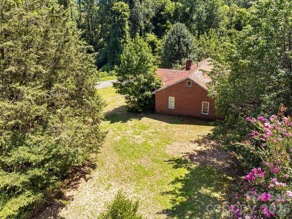 211 Luckadoo Road Bostic NC 28018