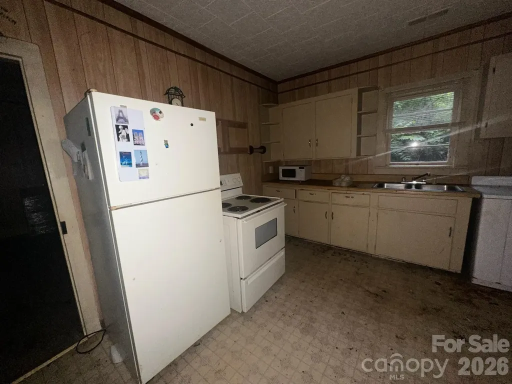 211 Luckadoo Road Bostic NC 28018