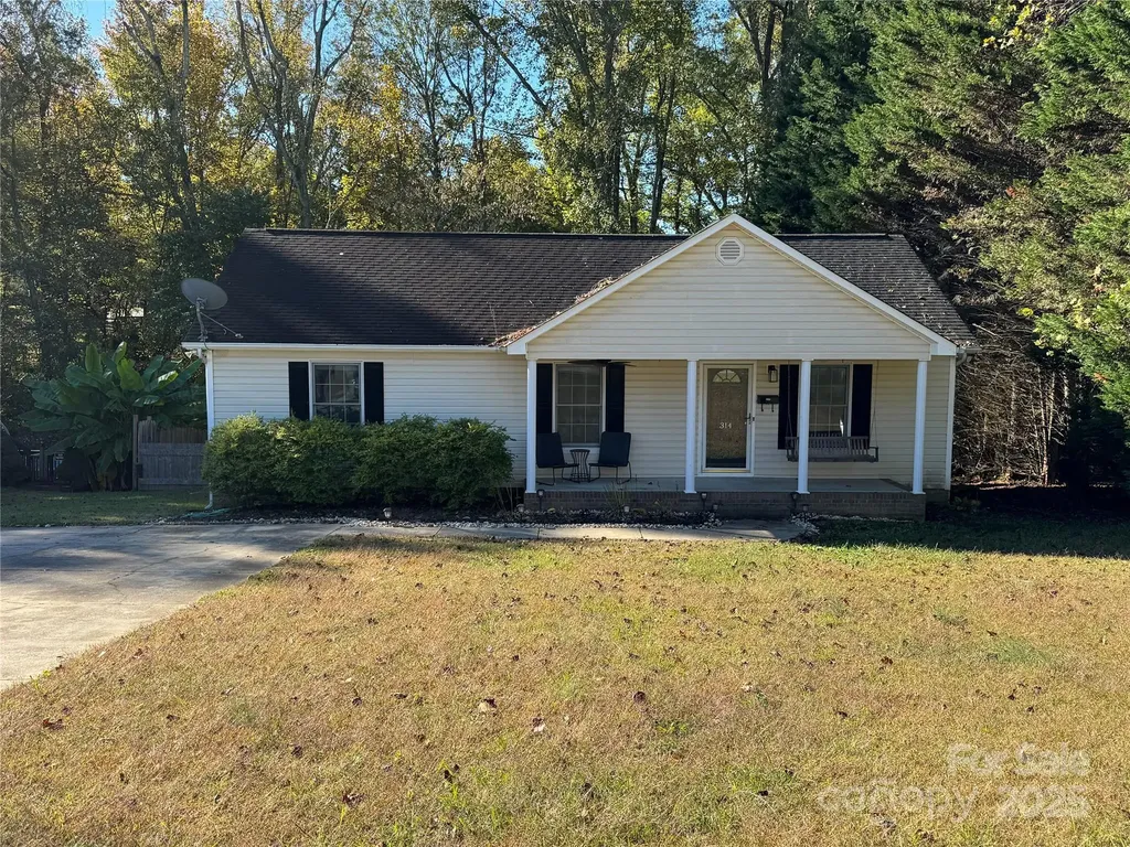 314 E Louisiana Avenue Bessemer City NC 28016