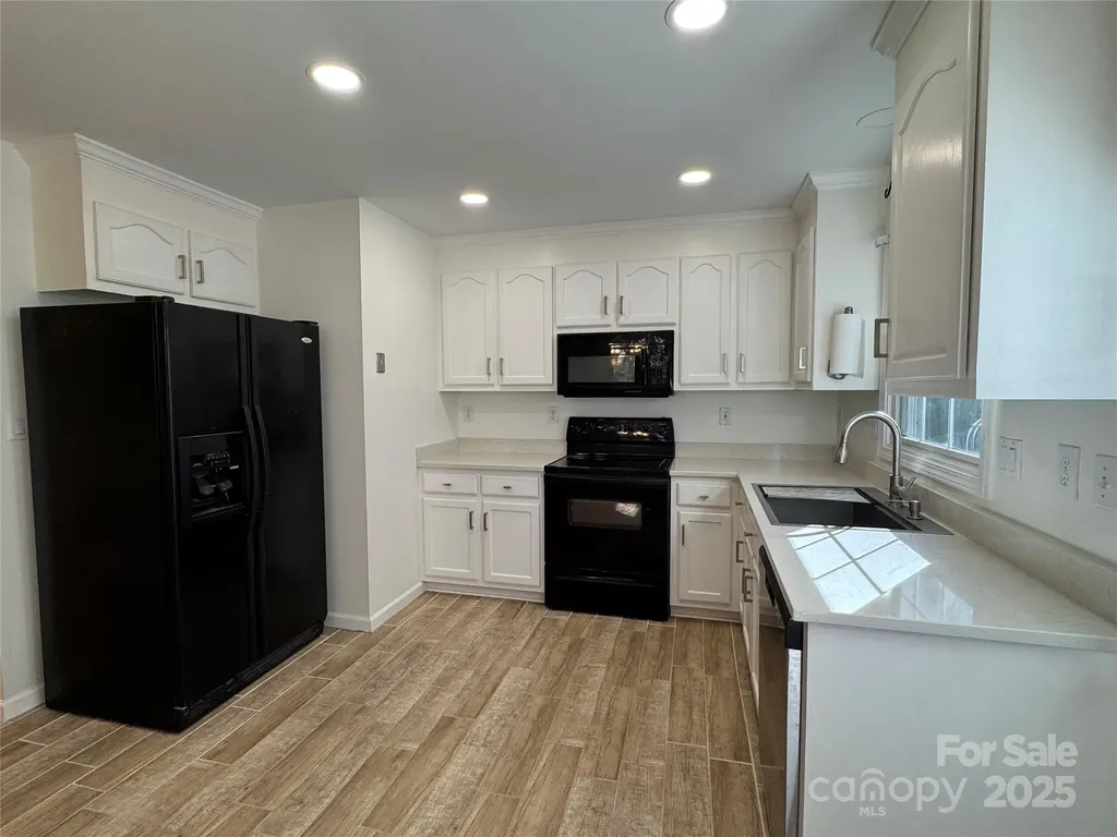 314 E Louisiana Avenue Bessemer City NC 28016