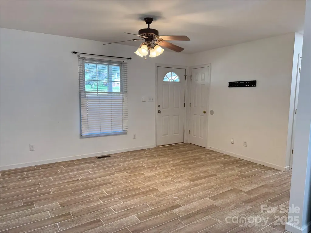 314 E Louisiana Avenue Bessemer City NC 28016