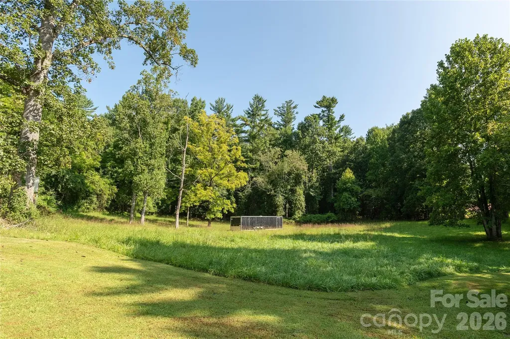 1925-A Windsor Drive Laurel Park NC 28739