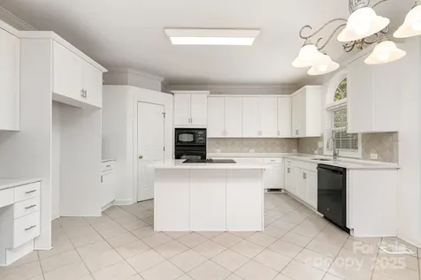 14333 Maclauren Lane Huntersville NC 28078