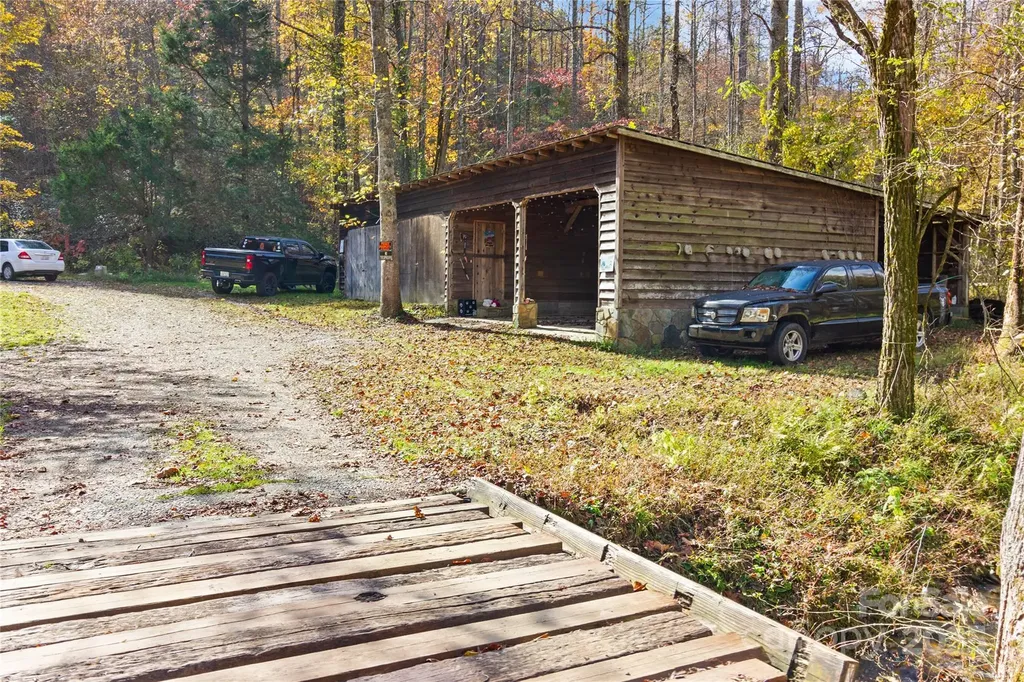 5668 Longbottom Road Hays NC 28635