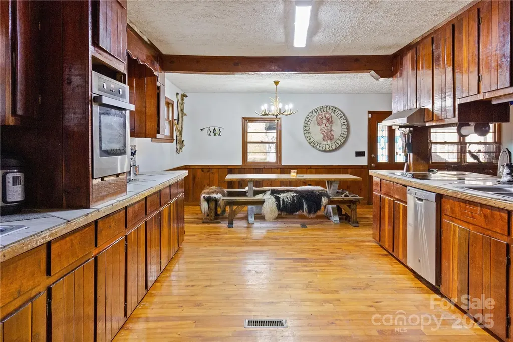 5668 Longbottom Road Hays NC 28635