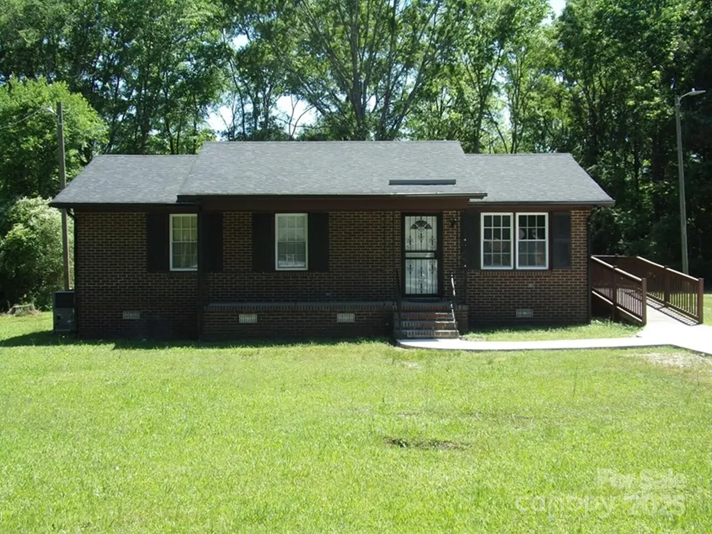 556 Roundtree Circle Chester SC 29706