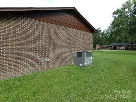 556 Roundtree Circle Chester SC 29706