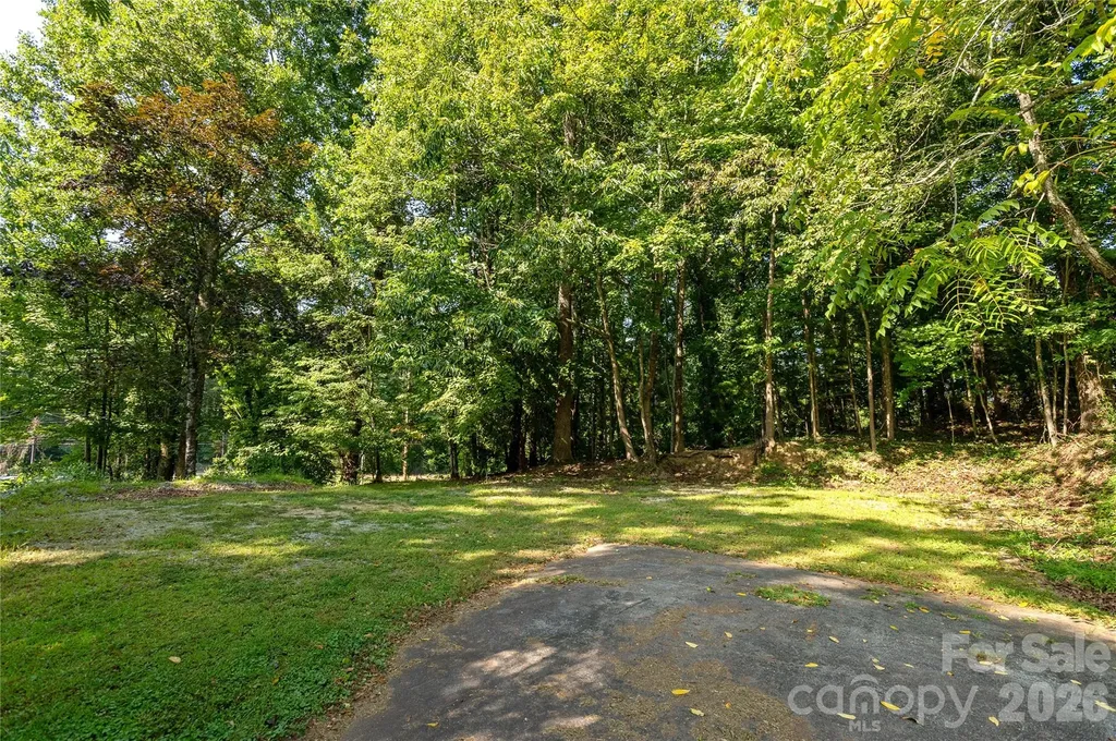 1925-A Windsor Drive Laurel Park NC 28739
