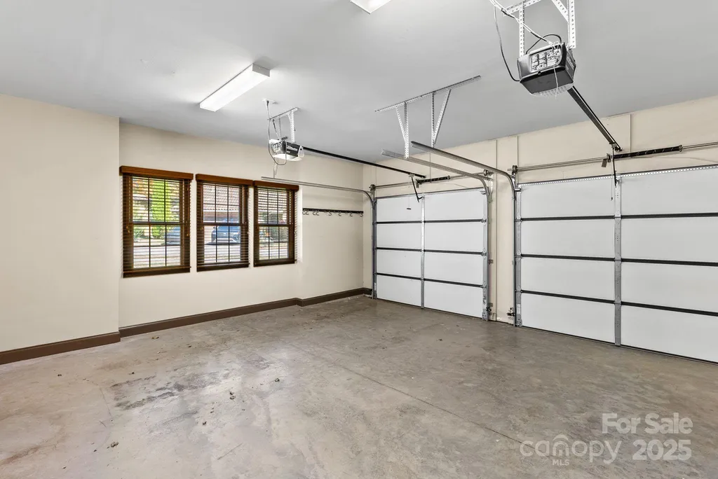 4 Pacifico Drive Asheville NC 28806