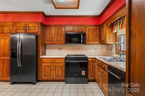200 Woodland Drive Marion NC 28752