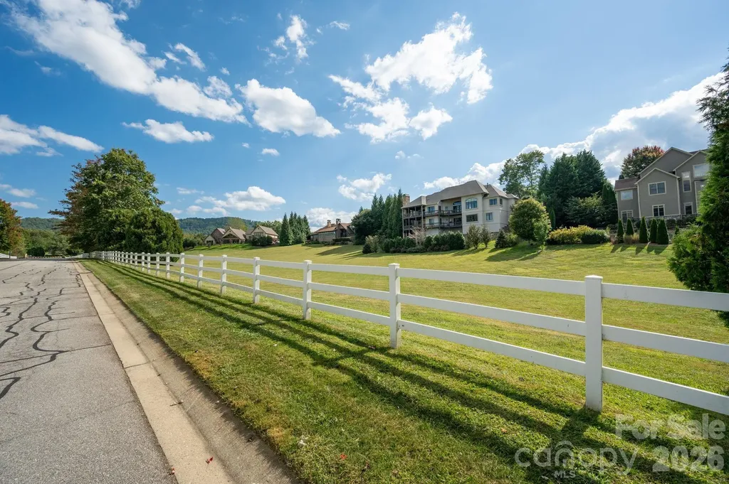 31 Bradford Vistas Drive Fletcher NC 28732