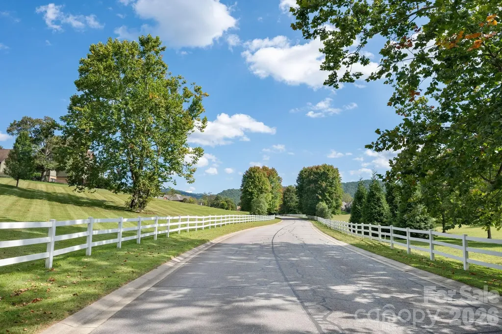 31 Bradford Vistas Drive Fletcher NC 28732