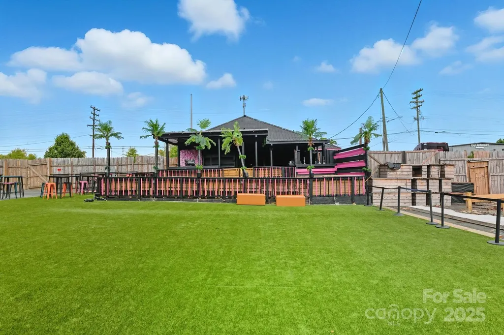 6711 Freedom Drive Charlotte NC 28214