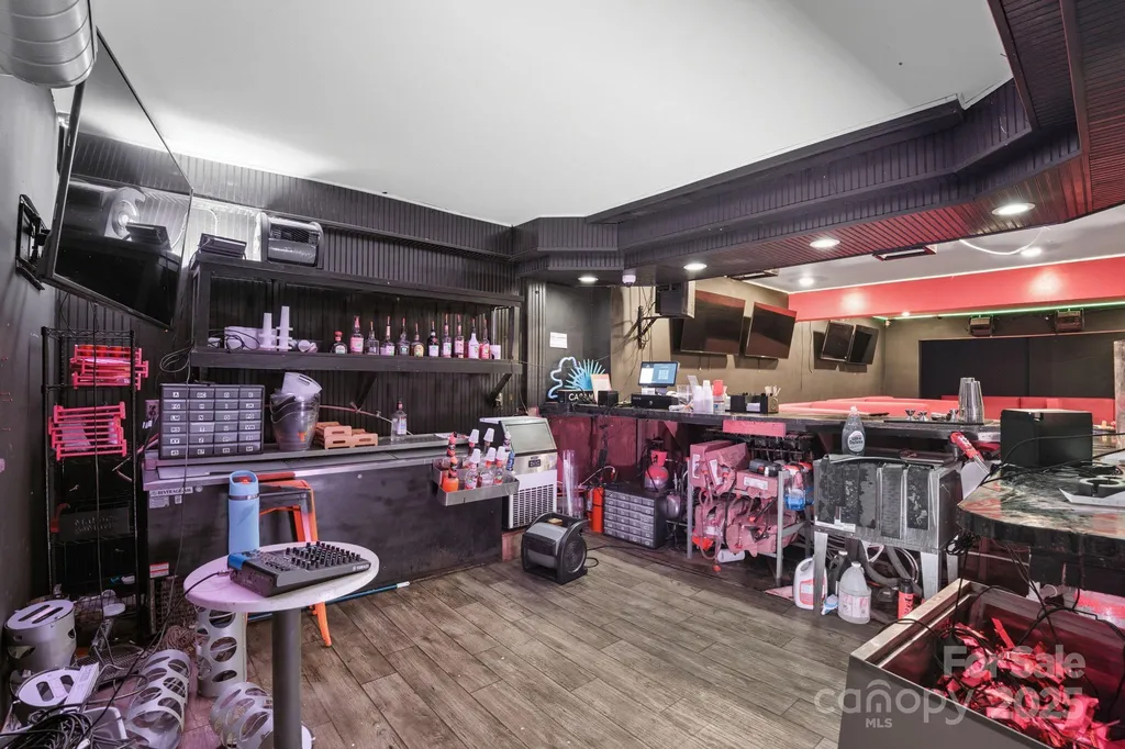 6711 Freedom Drive Charlotte NC 28214
