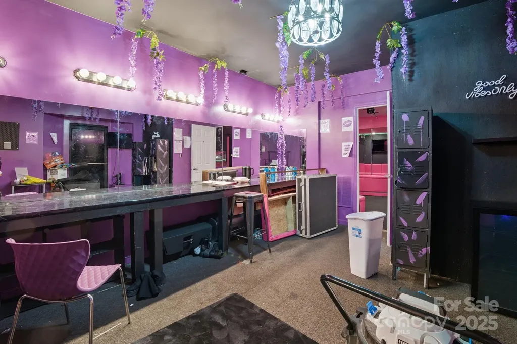 6711 Freedom Drive Charlotte NC 28214