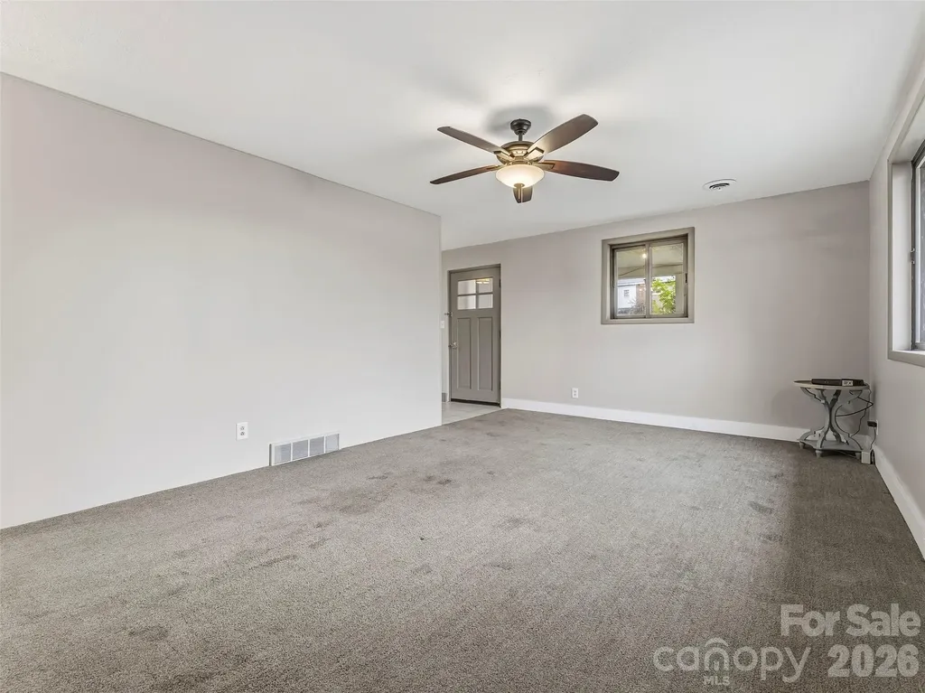 605 Dana Road Hendersonville NC 28792
