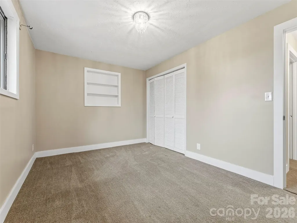 605 Dana Road Hendersonville NC 28792