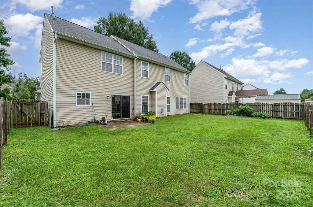 2823 Oakdale Pasture Drive Charlotte NC 28216