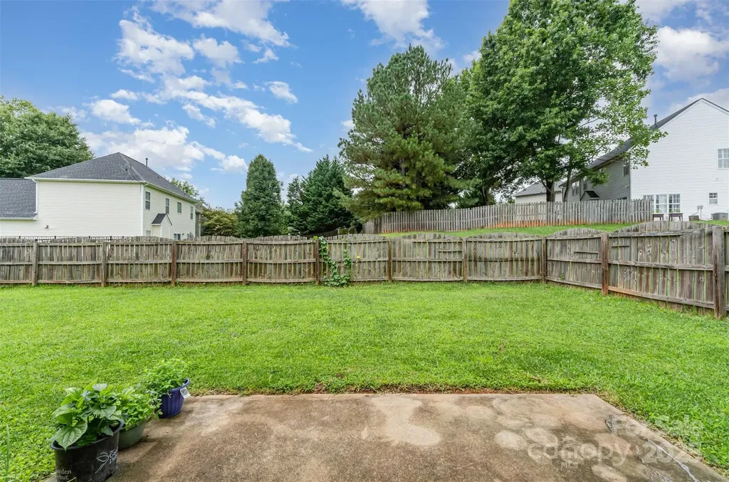 2823 Oakdale Pasture Drive Charlotte NC 28216