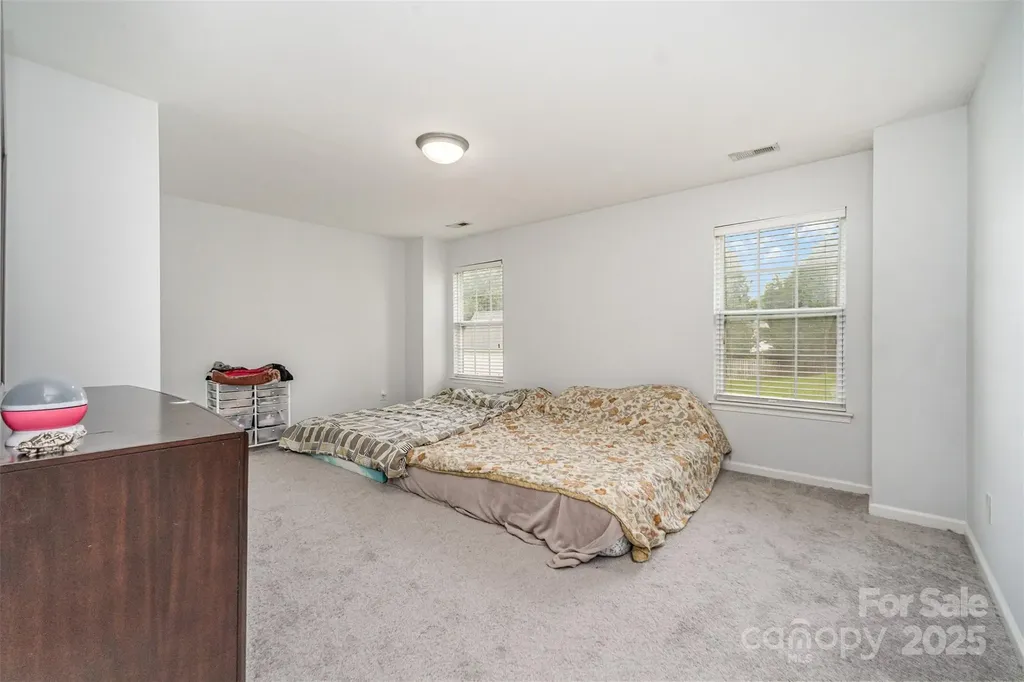2823 Oakdale Pasture Drive Charlotte NC 28216