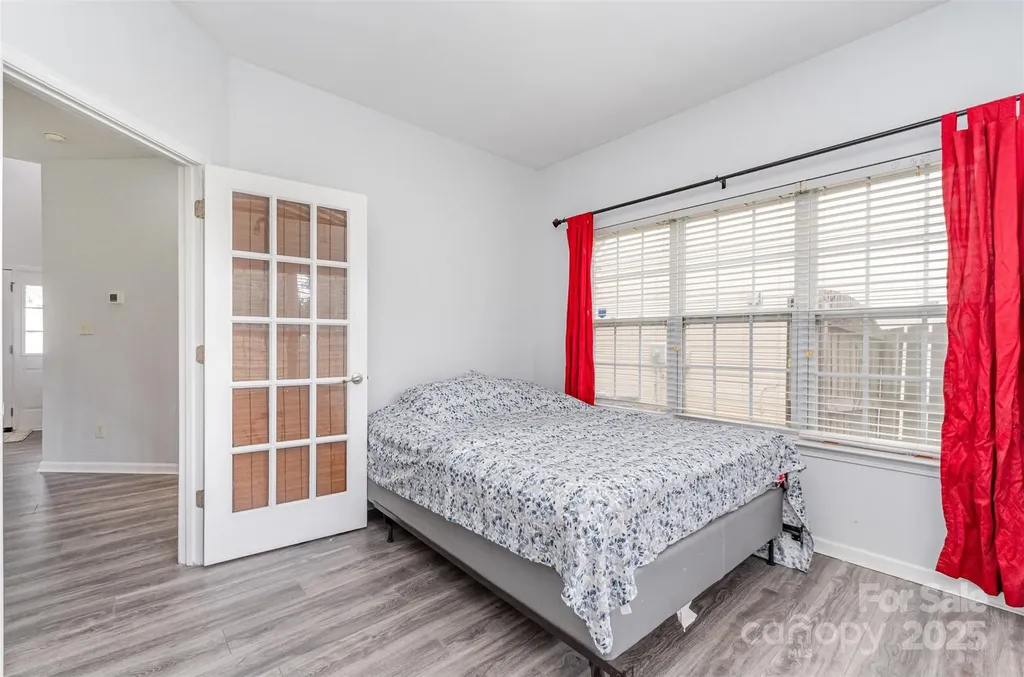 2823 Oakdale Pasture Drive Charlotte NC 28216